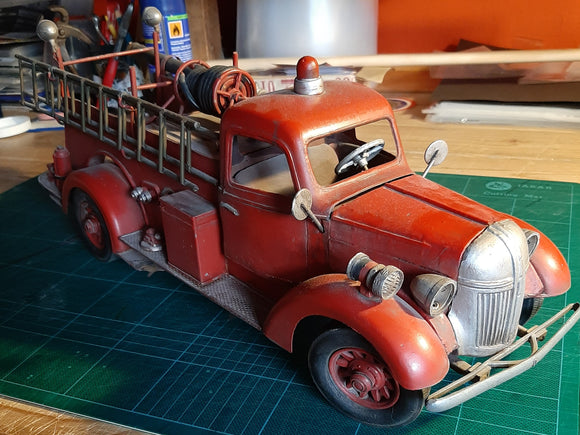 Fire Engine 1940s GMC  50cm long. Handsome beast !